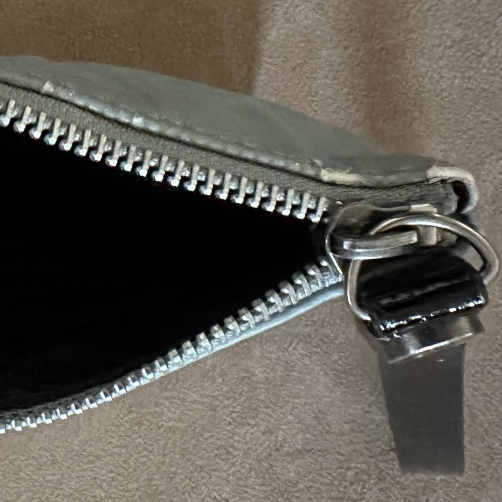 Vera Wang Wristlet mini - Picture 5 of 7
